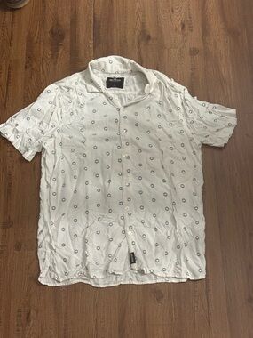 Hollister White Short-Sleeve Button-Up with Navy Micro Dots
